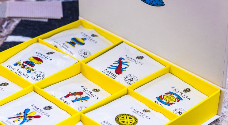 Khamssa card game box
